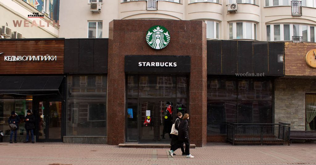 Starbucks กล่าวว่าจะจ่ายเงินให้กับคนงานชาวรัสเซียเกือบ 2,000 คนเป็นเวลาหกเดือนและช่วยให้พวกเขาเปลี่ยนไปสู่โอกาสใหม่ ๆ นอกห่วงโซ่กาแฟ
