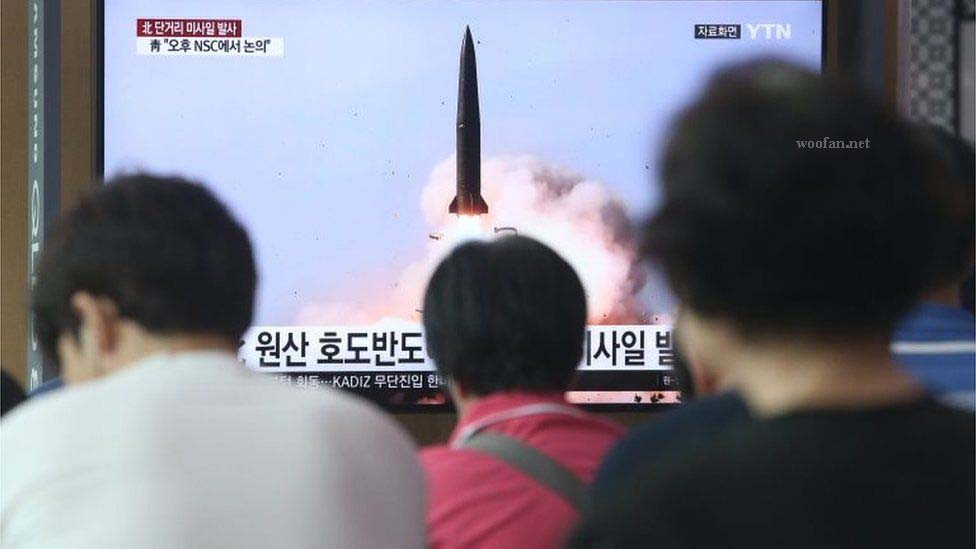 เกาหลีเหนือทดสอบยิงขีปนาวุธ ระดมยิงขีปนาวุธพิสัยสั้นจำนวน 8 ลูกลงสู่ทะเลเมื่อวันอาทิตย์ กองทัพเกาหลีใต้กล่าว ขยายการยั่วยุในการสาธิต
