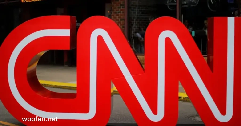 CNN พบว่า มีความผิดฐานหมิ่นประมาททหารผ่านศึกกองทัพเรือสหรัฐฯ ที่อพยพชาวอัฟกานิสถานโดยเรียกเงินค่าจ้าง CNN